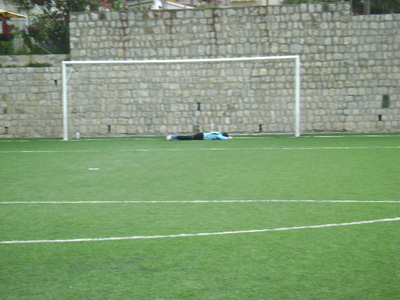 Il portiere Giordano a terra al fischio finale.